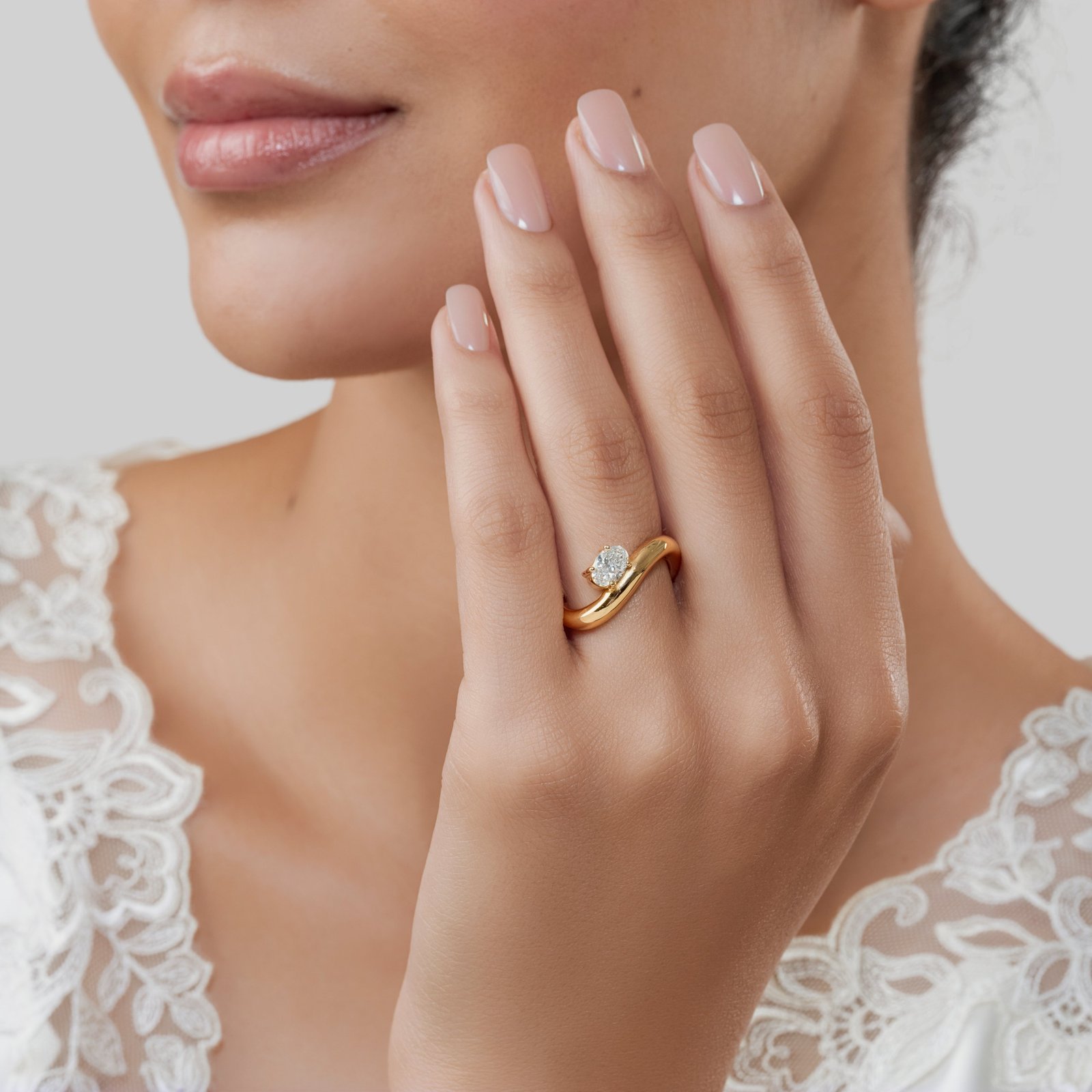 18K Gold Oval Diamond Wave Ring - Image 5