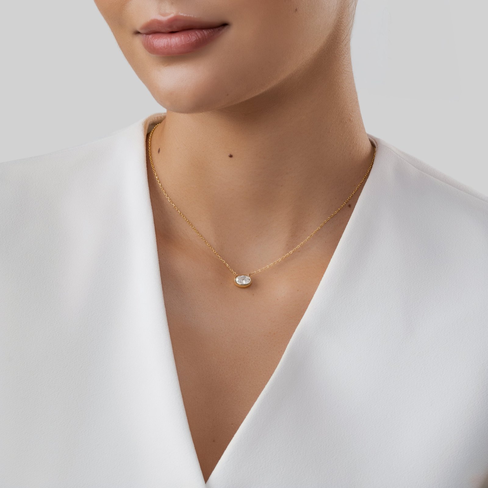 18K Gold Oval Diamond Bezel Pendant Necklace - Image 5