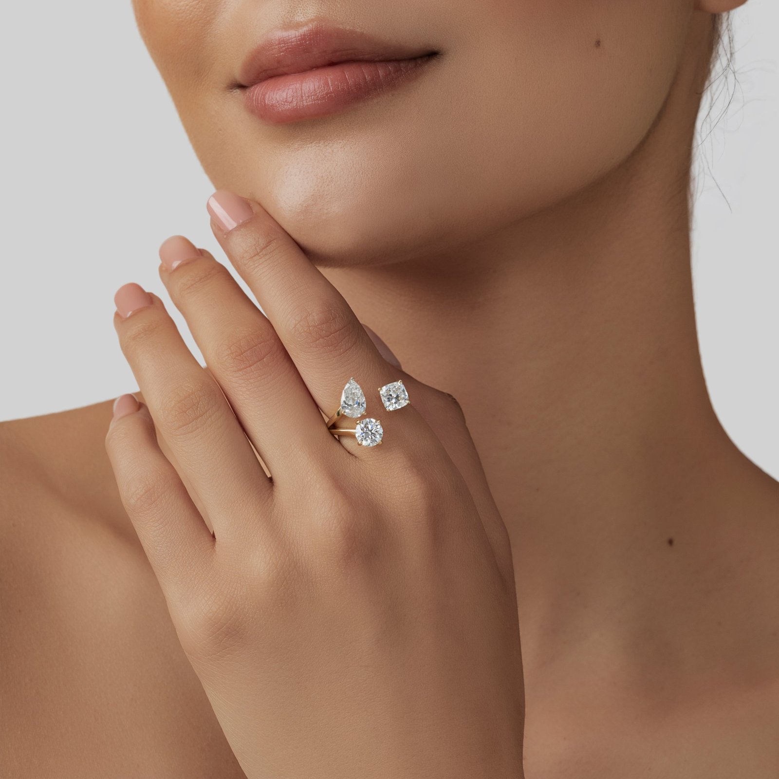 18K Gold Three-Stone Diamond Open Ring - Image 6